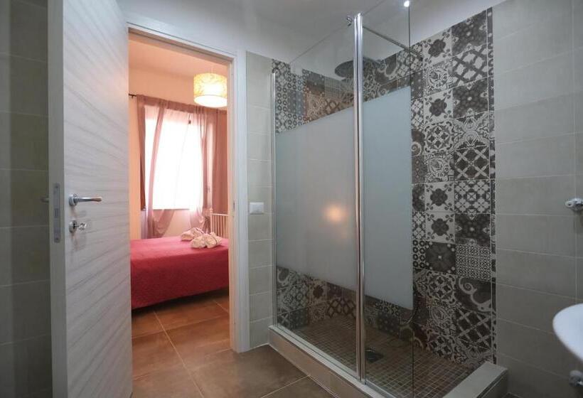 اتاق استاندارد, Cinquestelle