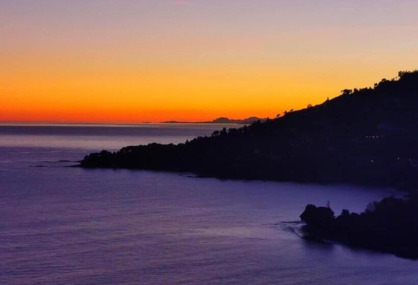 غرفة قياسية مطلّة علي البحر, Romantic Casa Lorenzina Affittacamere