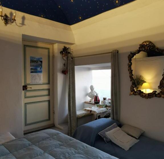 غرفة قياسية مطلّة علي البحر, Romantic Casa Lorenzina Affittacamere