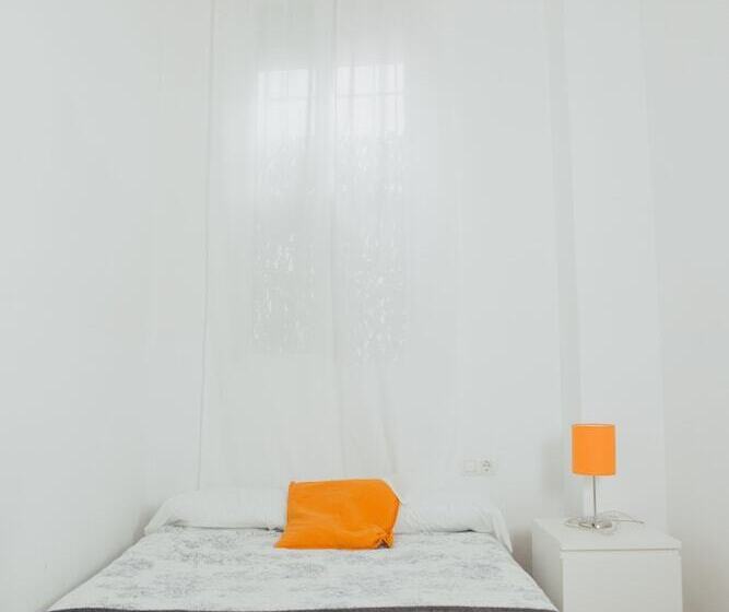 Quarto Estandar Individual Banheiro Compartilhado, Cádiz Inn Hostel