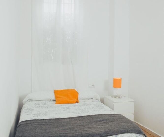 Quarto Estandar Individual Banheiro Compartilhado, Cádiz Inn Hostel