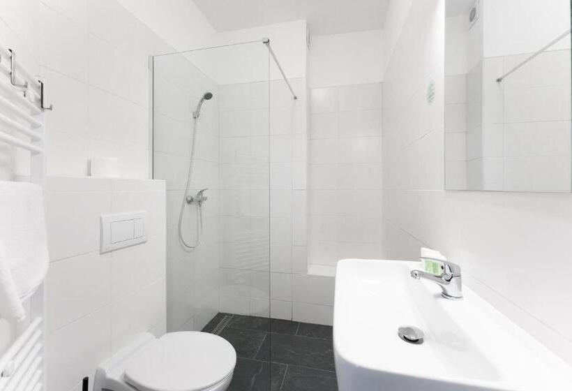 اتاق استاندارد, Pension Petit