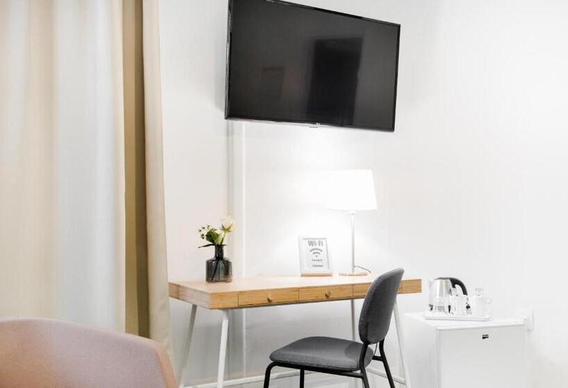 اتاق استاندارد, Pension Petit