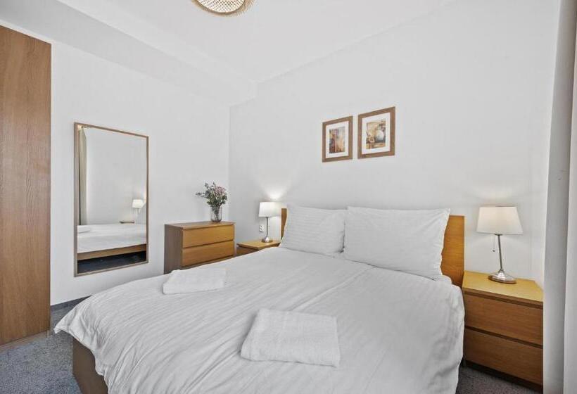 اتاق استاندارد چهارنفره با بالکن, Pension Petit