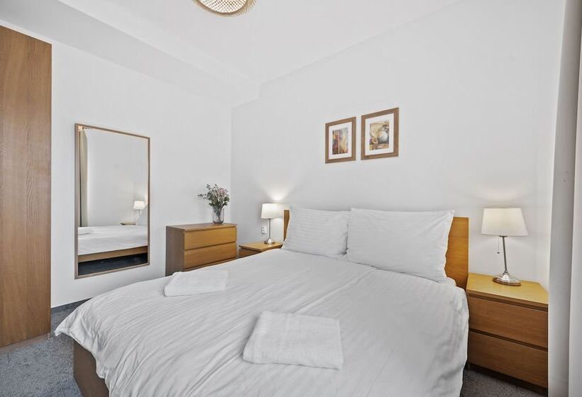 اتاق استاندارد چهارنفره با بالکن, Pension Petit