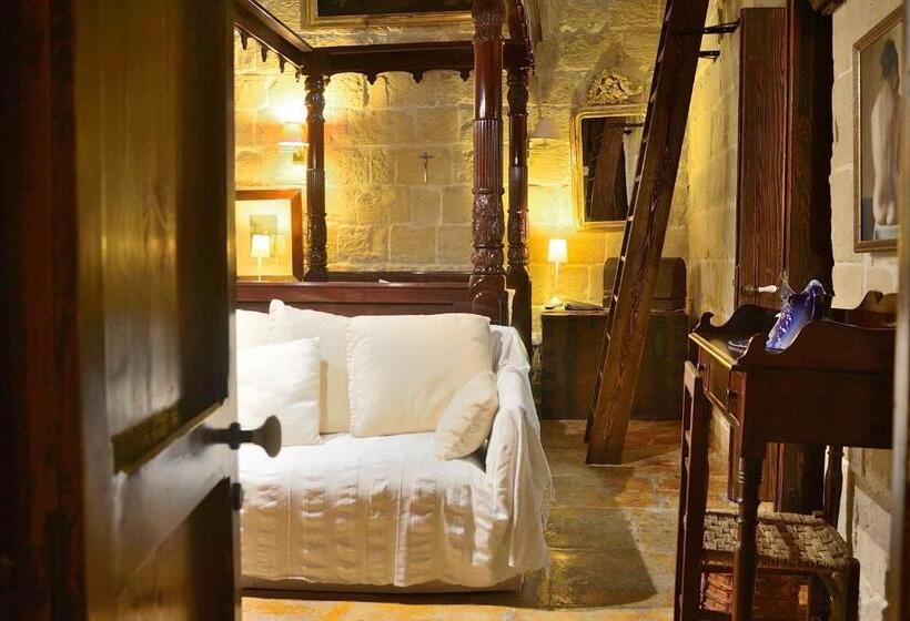 سوییت لوکس, The Burrow Guest House