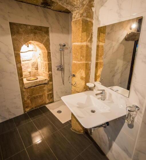 سوییت, The Burrow Guest House