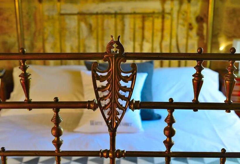 اتاق استاندارد, The Burrow Guest House