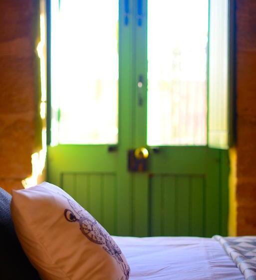 اتاق استاندارد, The Burrow Guest House