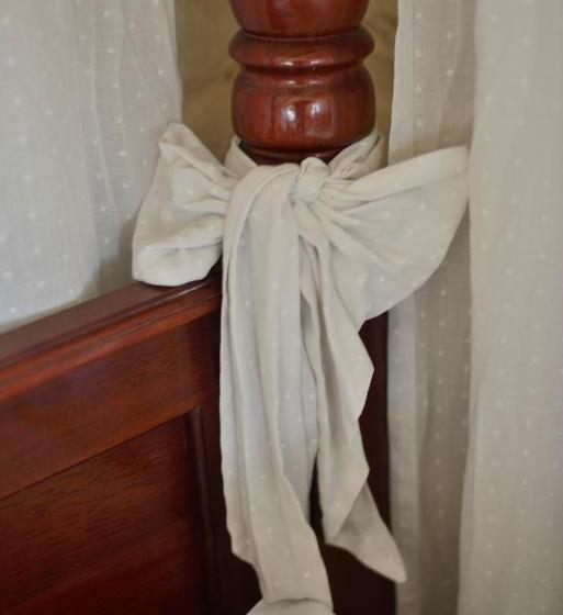 اتاق لوکس, The Burrow Guest House