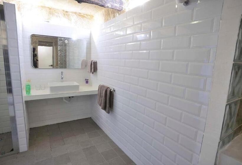 سوئیت جونیور با چشم‌انداز باغ, The Burrow Guest House