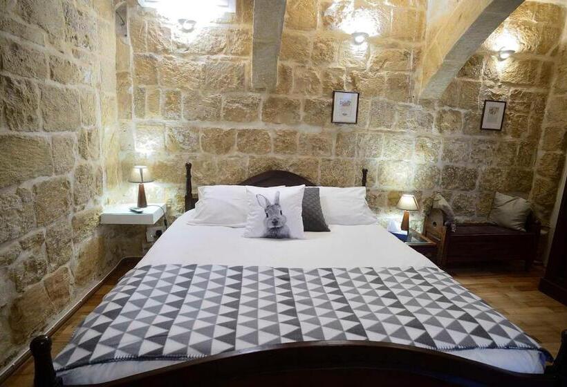 سوئیت جونیور با چشم‌انداز باغ, The Burrow Guest House