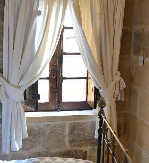 اتاق استاندارد با چشم‌انداز باغ, The Burrow Guest House