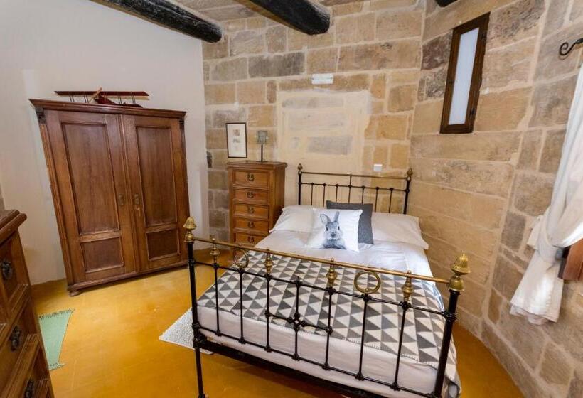 اتاق استاندارد با چشم‌انداز باغ, The Burrow Guest House