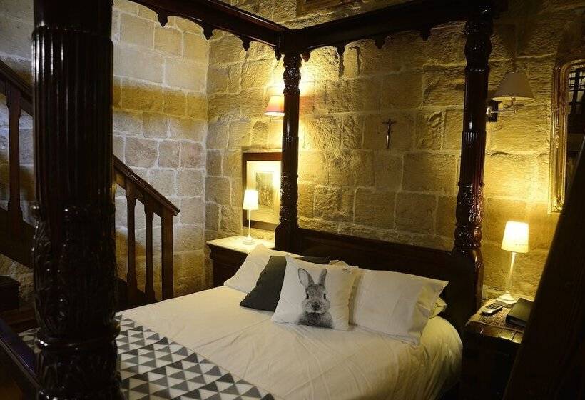 سوییت لوکس, The Burrow Guest House