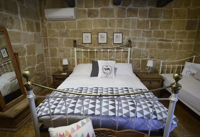 اتاق استاندارد, The Burrow Guest House