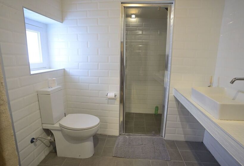 اتاق استاندارد, The Burrow Guest House