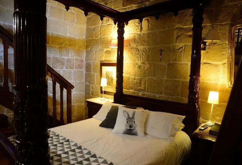 سوییت لوکس, The Burrow Guest House