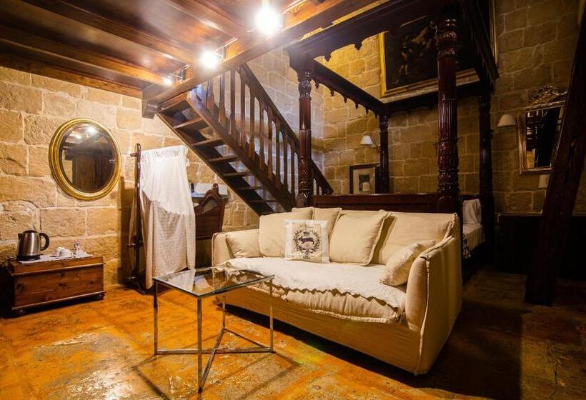 سوییت لوکس, The Burrow Guest House