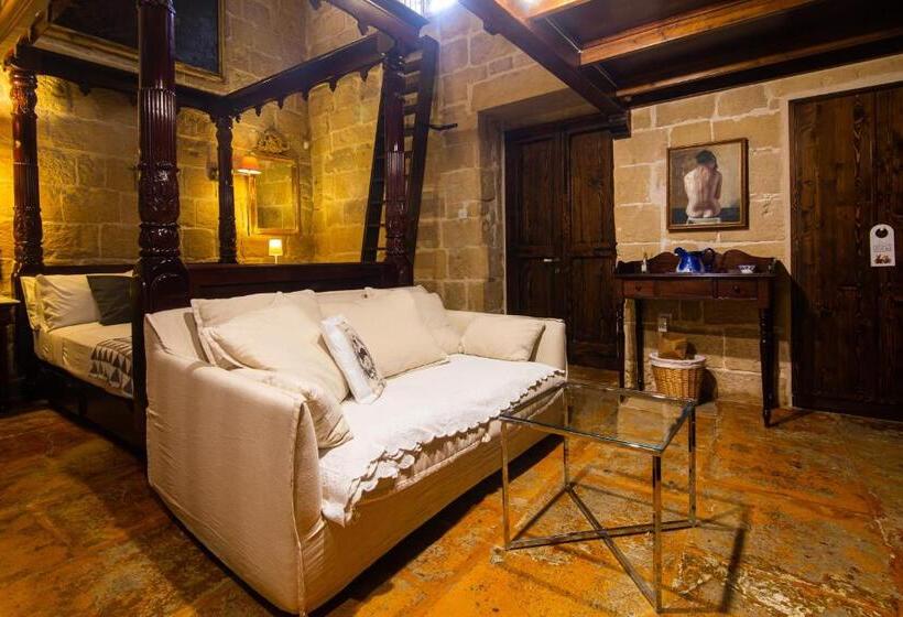 سوییت لوکس, The Burrow Guest House