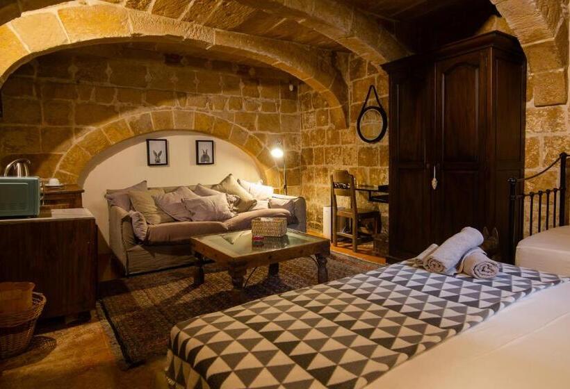سوییت, The Burrow Guest House
