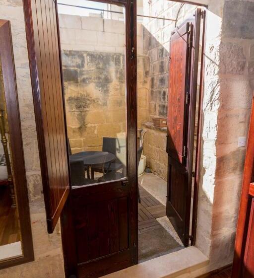 اتاق استاندارد, The Burrow Guest House