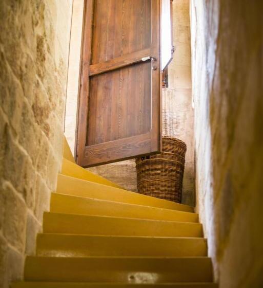 اتاق لوکس, The Burrow Guest House