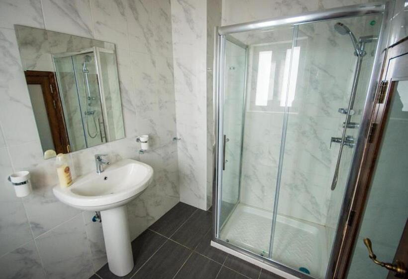 اتاق لوکس, The Burrow Guest House