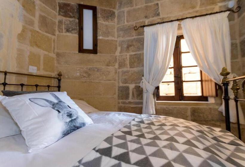 اتاق استاندارد با چشم‌انداز باغ, The Burrow Guest House