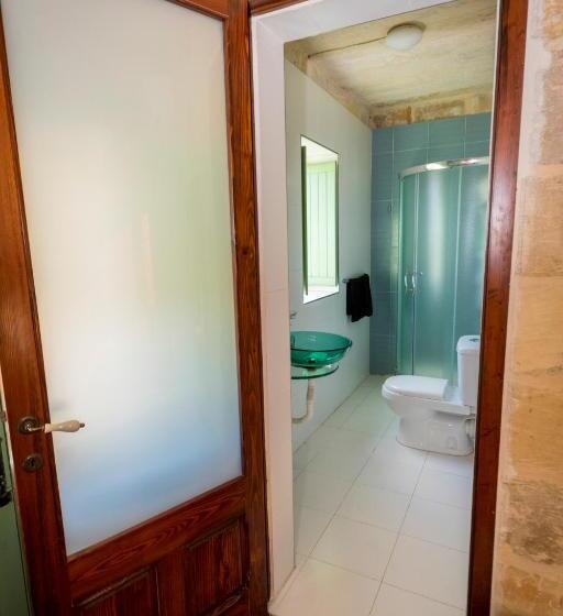 اتاق استاندارد, The Burrow Guest House