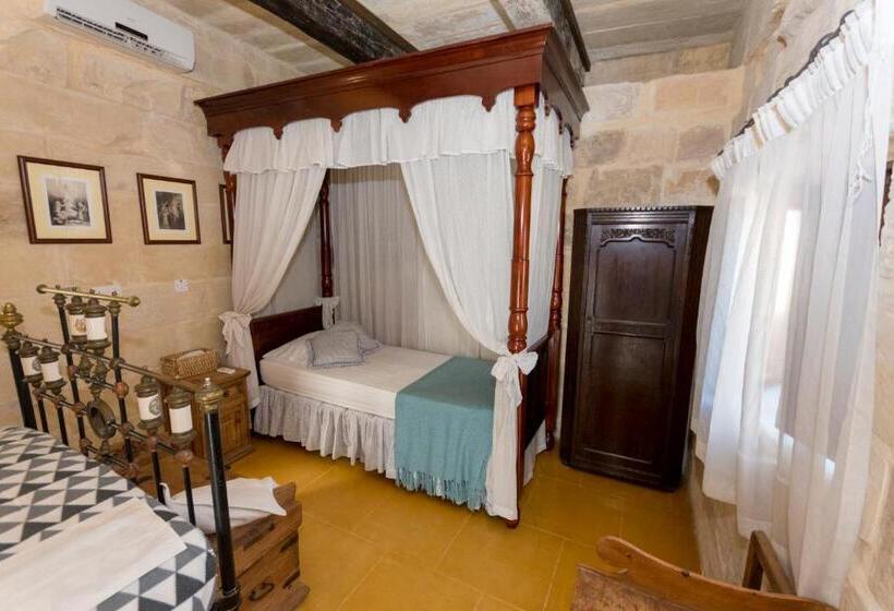 اتاق لوکس, The Burrow Guest House