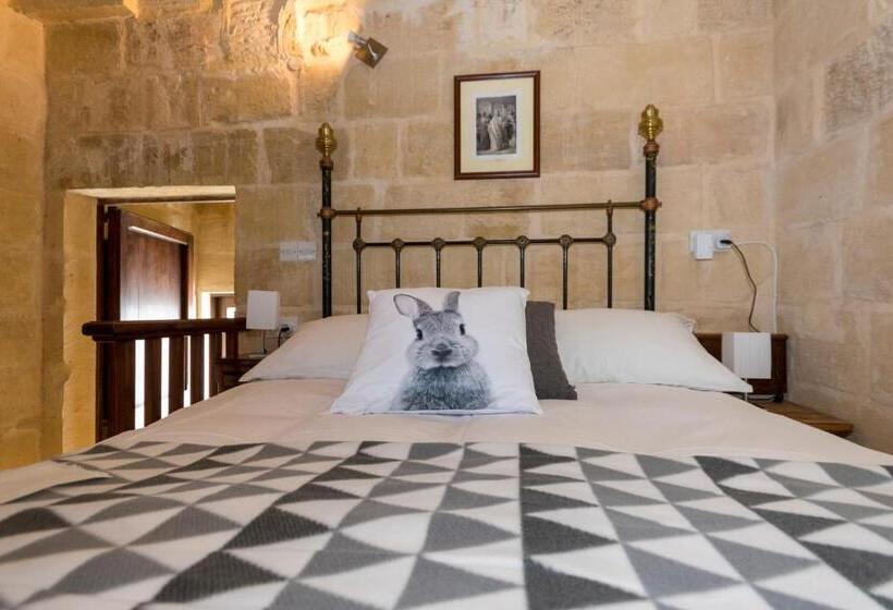 اتاق لوکس, The Burrow Guest House