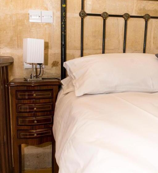 اتاق لوکس, The Burrow Guest House