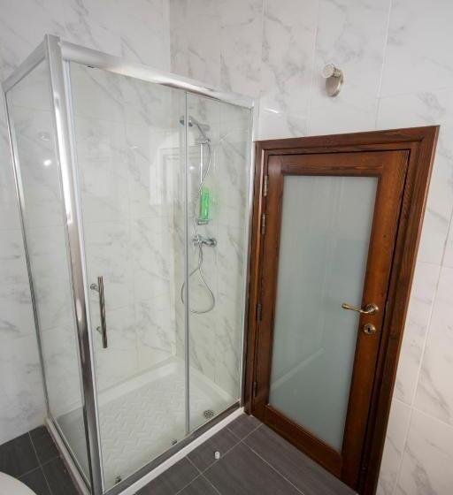 اتاق لوکس, The Burrow Guest House