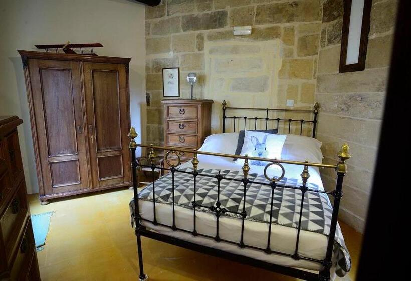 اتاق استاندارد با چشم‌انداز باغ, The Burrow Guest House