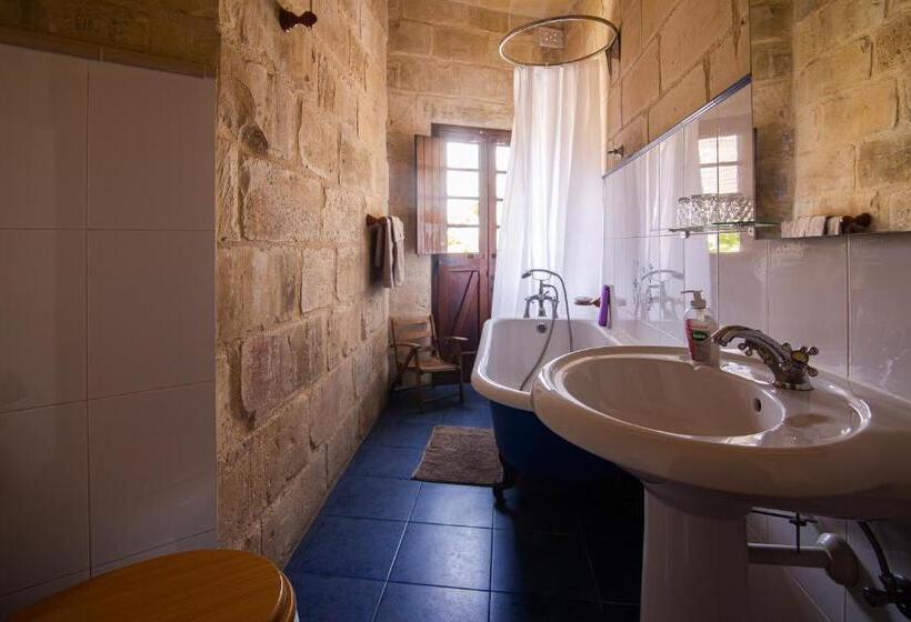 اتاق استاندارد با چشم‌انداز باغ, The Burrow Guest House