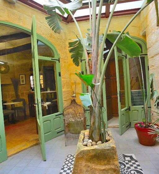 اتاق استاندارد با چشم‌انداز باغ, The Burrow Guest House