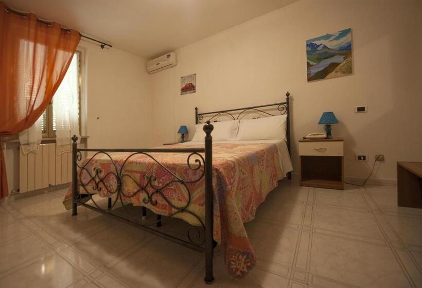 اتاق راحتی سه تخته, Athena