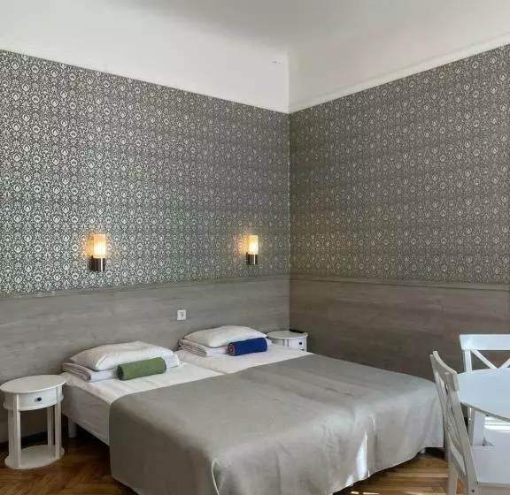 اتاق استاندارد سه نفره, Green Villa