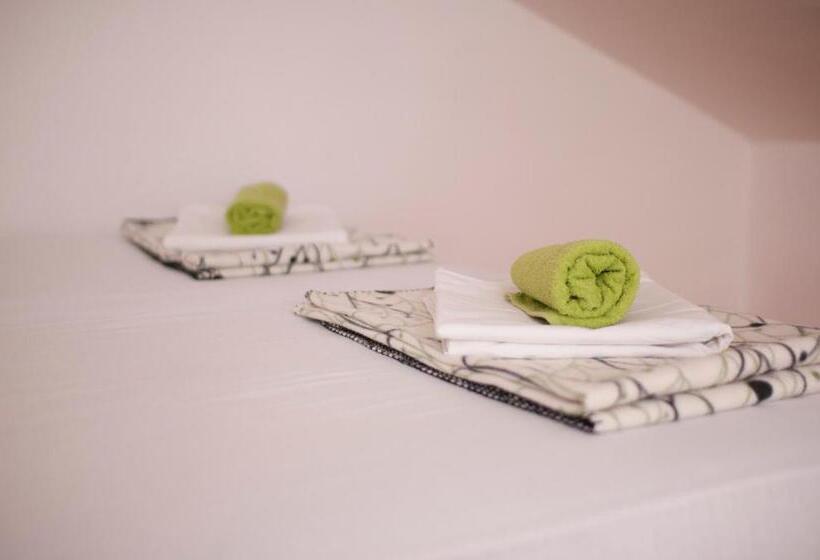 اتاق استاندارد با بالکن, Hostel Piran