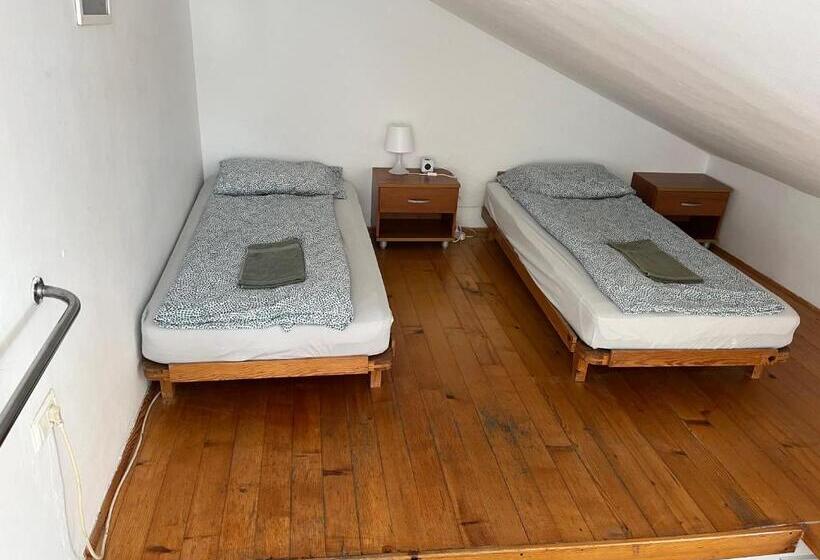 اتاق استاندارد با بالکن, Hostel Piran