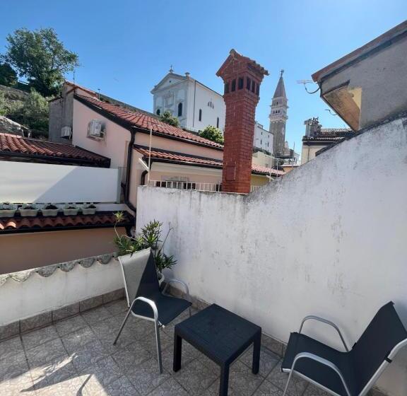 اتاق استاندارد با بالکن, Hostel Piran