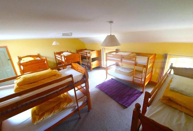 Кровать в Общей Комнате, Slane Farm Hostel, Cottages And Camping