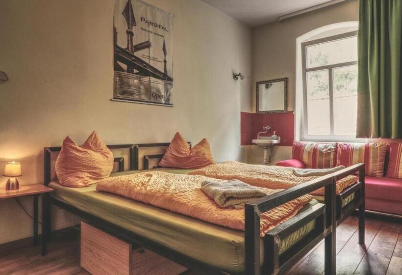 Номер Стандарт Совместная Ванная, Opera Hostel