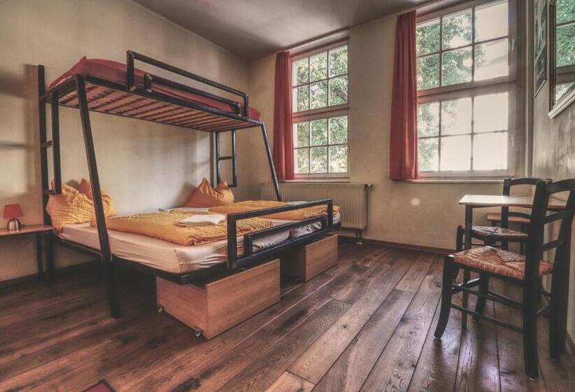 Номер Стандарт Совместная Ванная, Opera Hostel