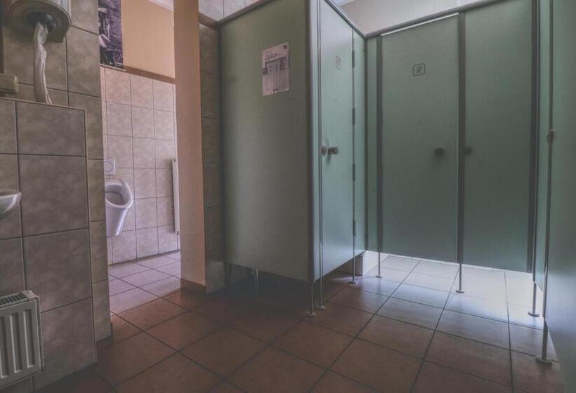 공동 객실, Opera Hostel