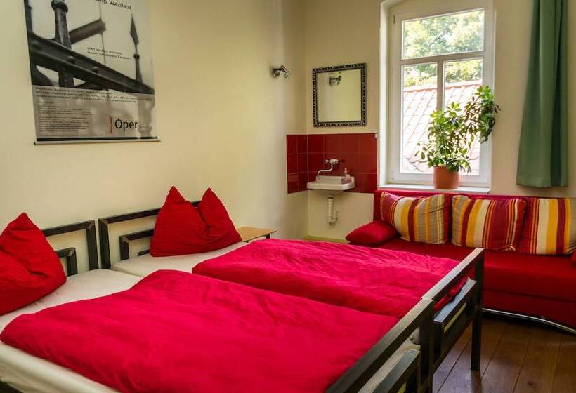 Номер Стандарт Совместная Ванная, Opera Hostel