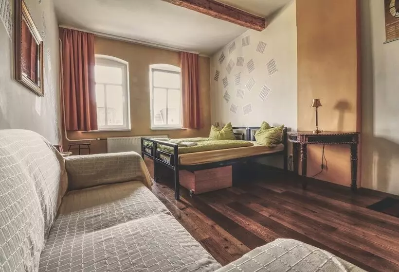 Standard-huone, Opera Hostel