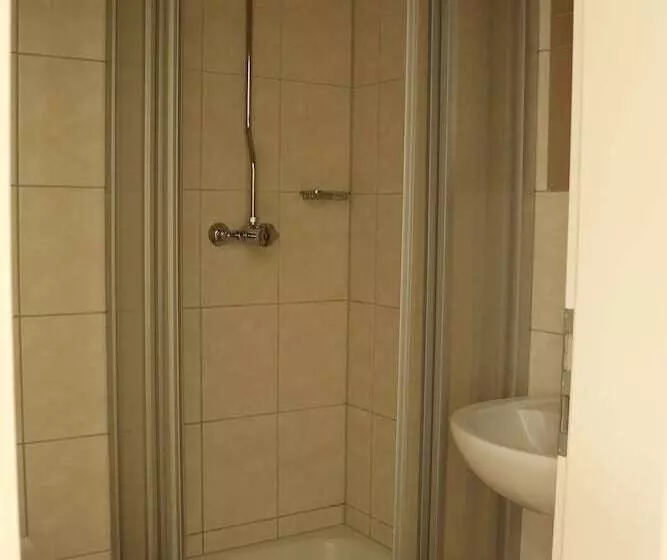 Standard Kolmen Hengen Huone, Opera Hostel