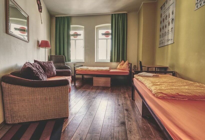 스탠다드 룸 공동 욕실, Opera Hostel